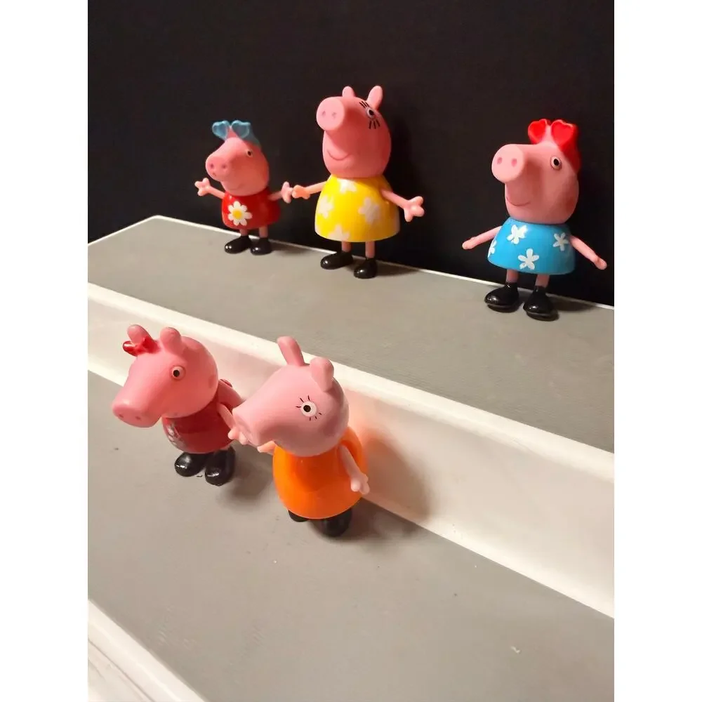 Peppa Pig heart sunglasses and Mummy Pig